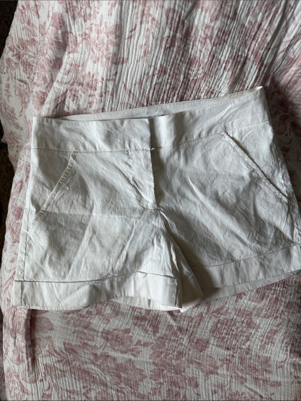 bebe White High-Waist Casual Cotton-Blend Shorts